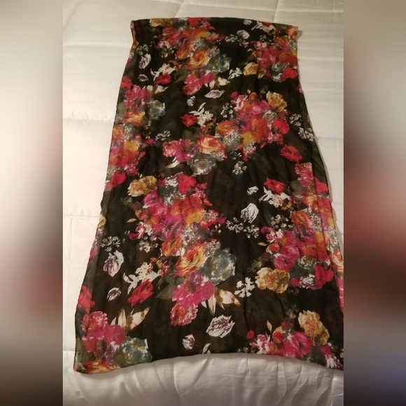 Set of 2 World Market scarves, rich, beautiful colors. - Picture 8 of 8